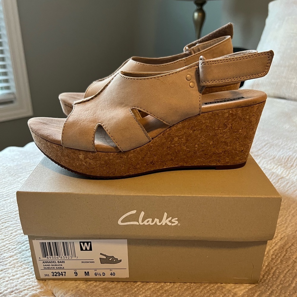 Clarks Collection Nubuck Wedge Sandal — EUC!